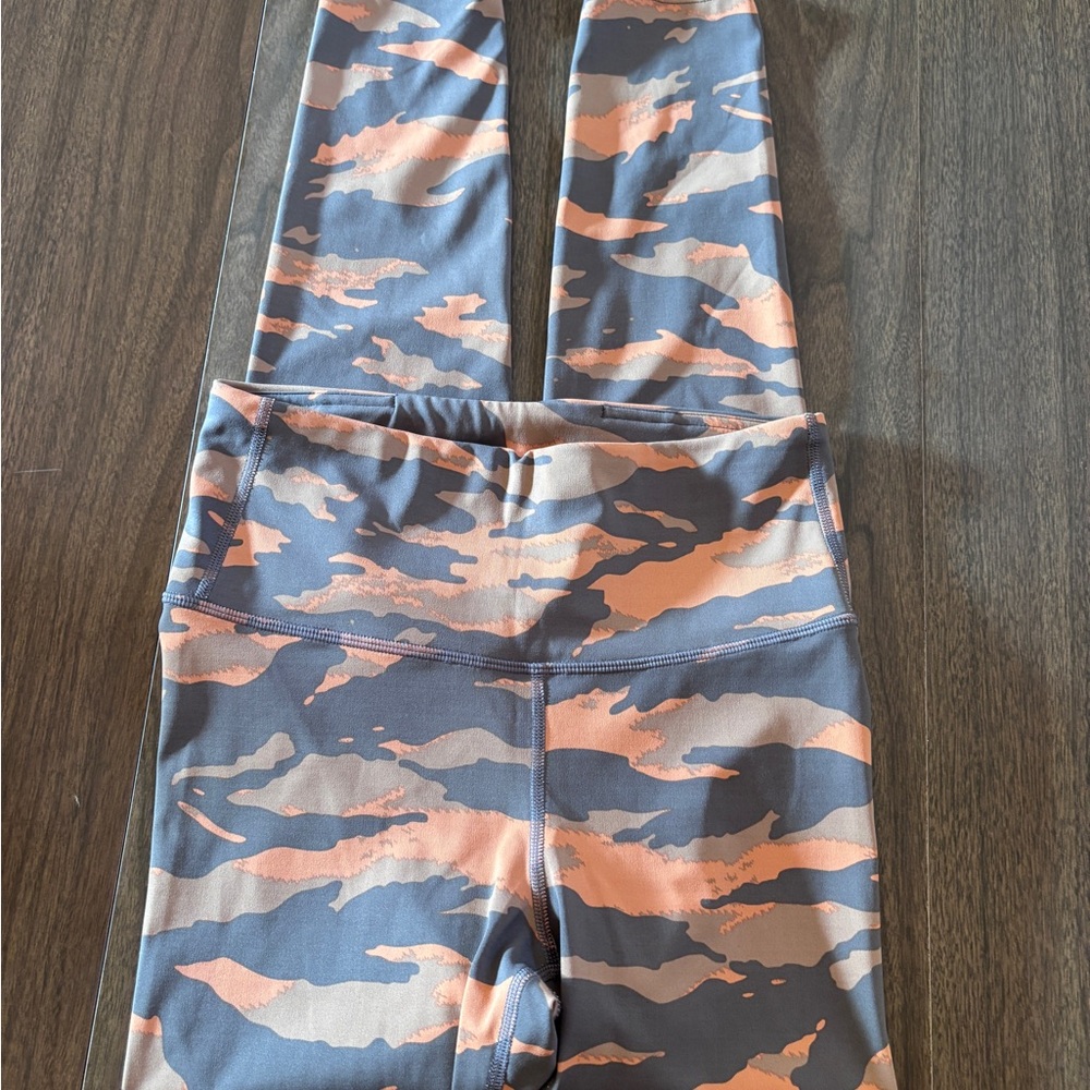 Rvca leggings cameo size small